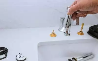 Virtual Plumbing Solutions: Comparing JustAnswer.com